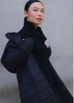 jaqueta_feminina_winter_longa_capuz-preto_002_TF060150_0003.jpg