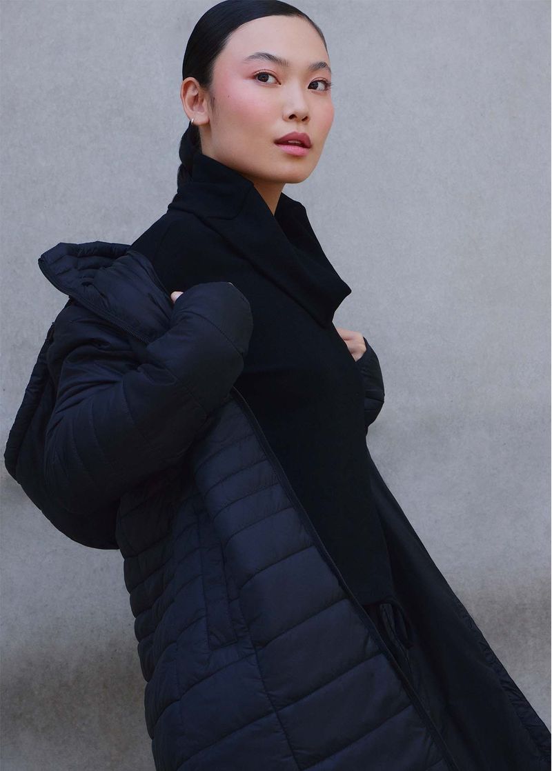 jaqueta_feminina_winter_longa_capuz-preto_002_TF060150_0003.jpg