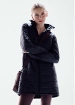jaqueta_feminina_winter_longa_capuz-preto_003_TF060150_0003.jpg