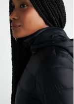 jaqueta_feminina_winter_longa_capuz-preto_006_TF060150_0003.jpg