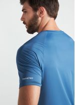 camiseta_masculina_manga_curta_uv_mesh_cobalto_004_TF040894_2723.jpg