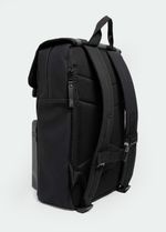mochila_unissex_lifestyle_preta_com_bolsos_e_divisorias_003_TFA200035_0003.jpg