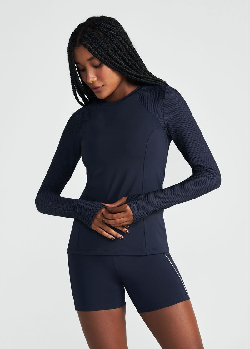 camiseta_feminina_manga_longa_performance_azul_noturno_001_TF041180_0004.jpg