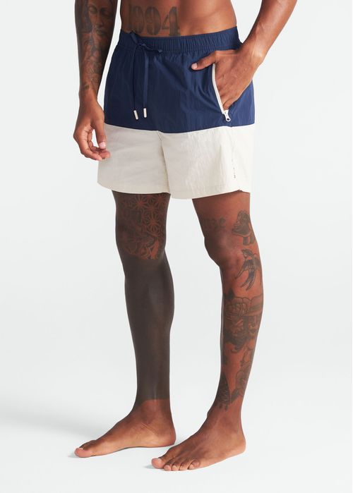 Shorts Masculino Recortes Block